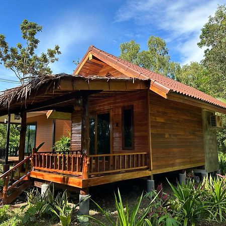 Koh Jum Bungalow & Hostel Esterno foto