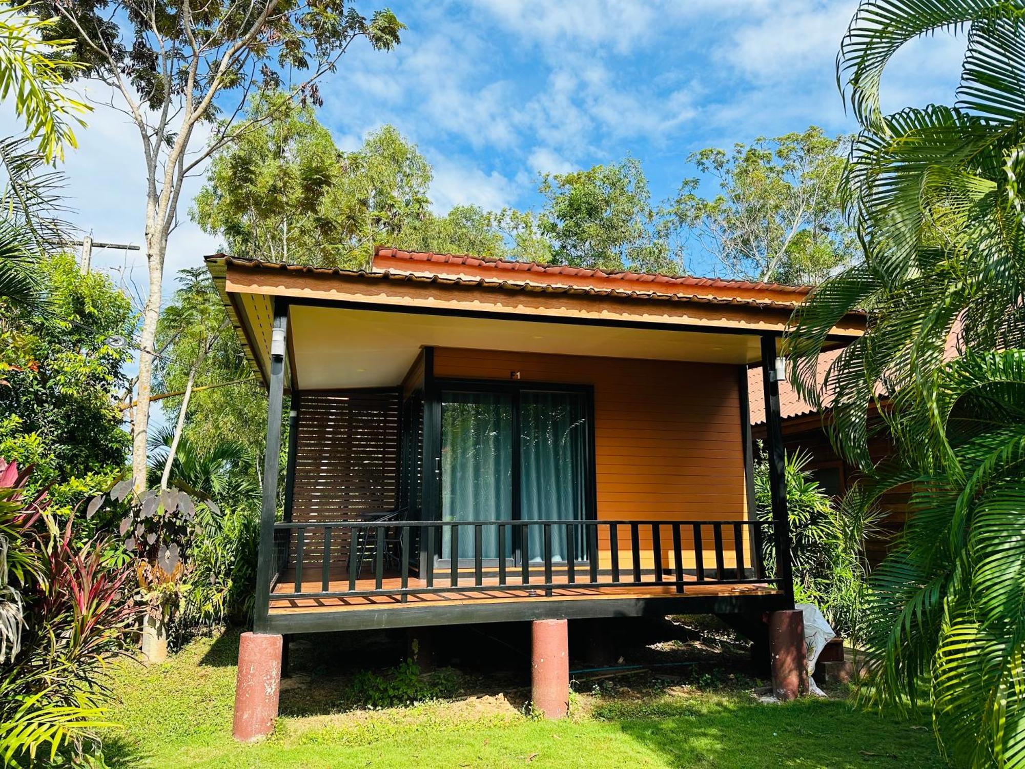 Koh Jum Bungalow & Hostel Esterno foto
