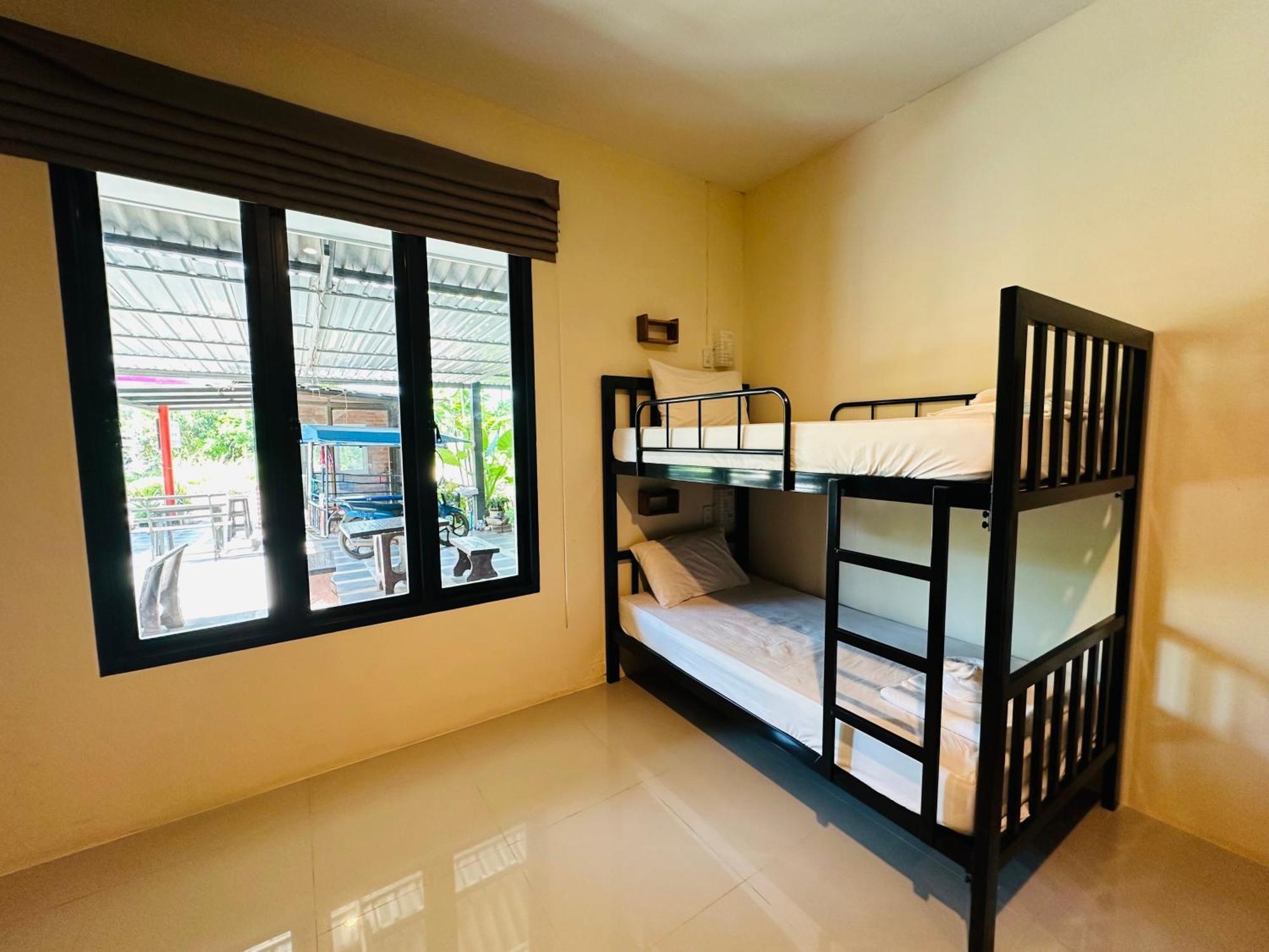 Koh Jum Bungalow & Hostel Esterno foto