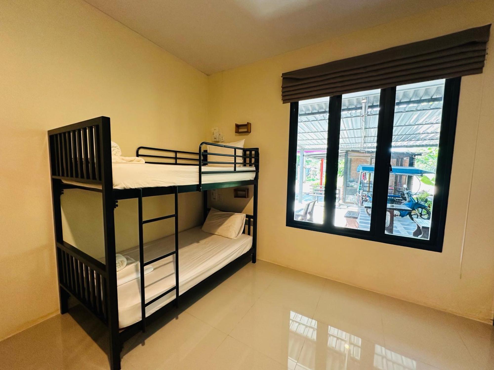 Koh Jum Bungalow & Hostel Esterno foto