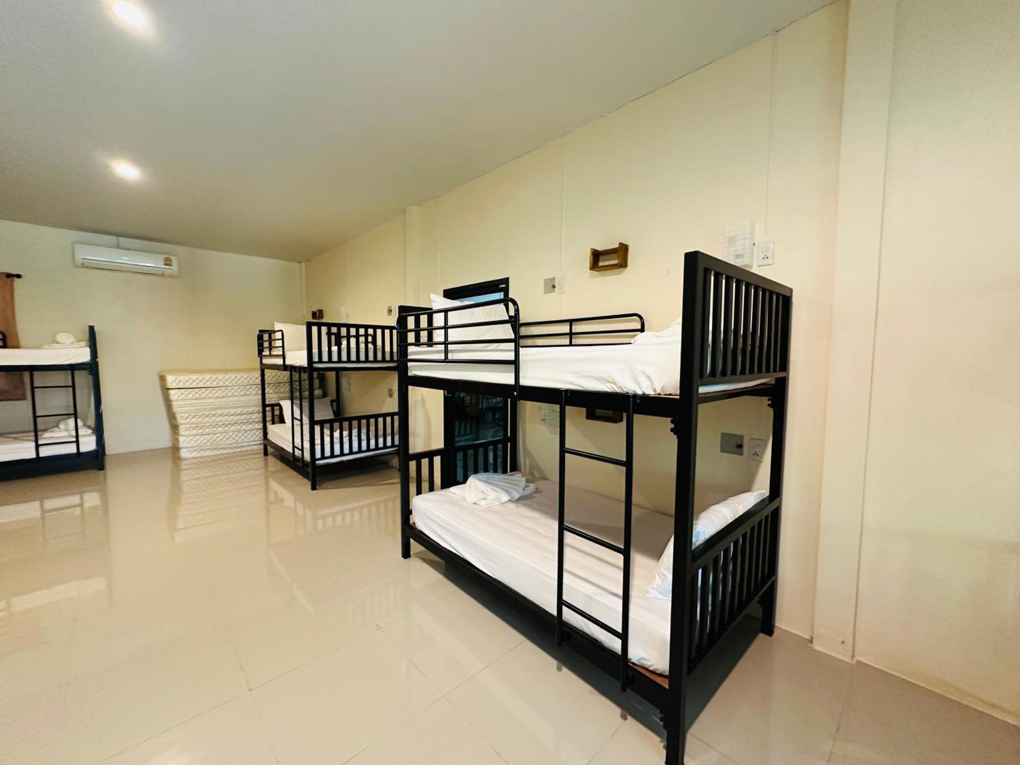 Koh Jum Bungalow & Hostel Esterno foto