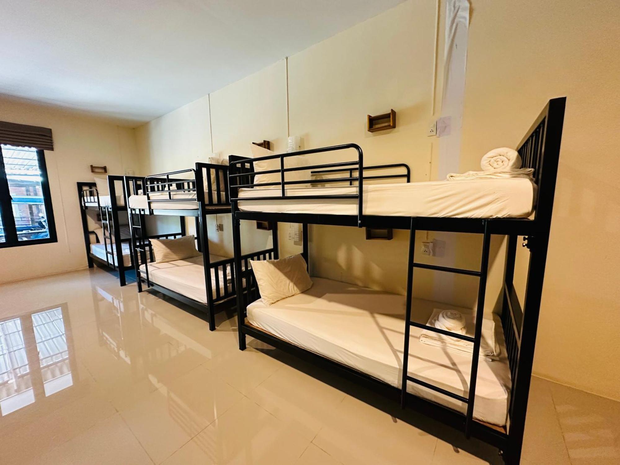 Koh Jum Bungalow & Hostel Esterno foto
