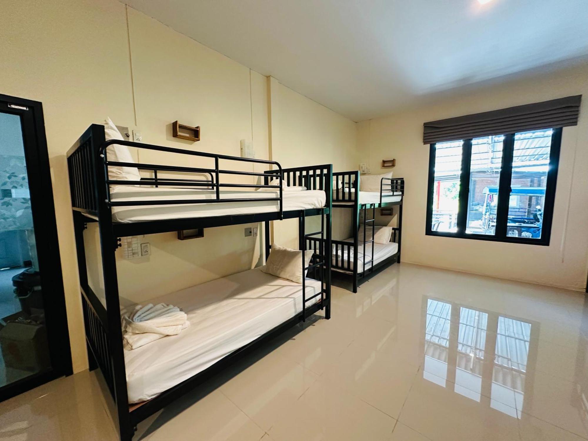 Koh Jum Bungalow & Hostel Esterno foto