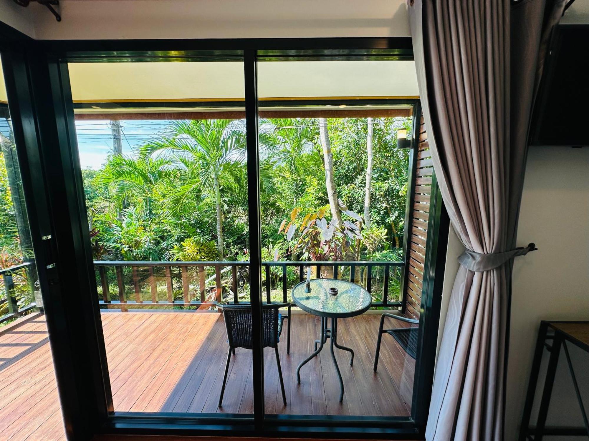 Koh Jum Bungalow & Hostel Esterno foto
