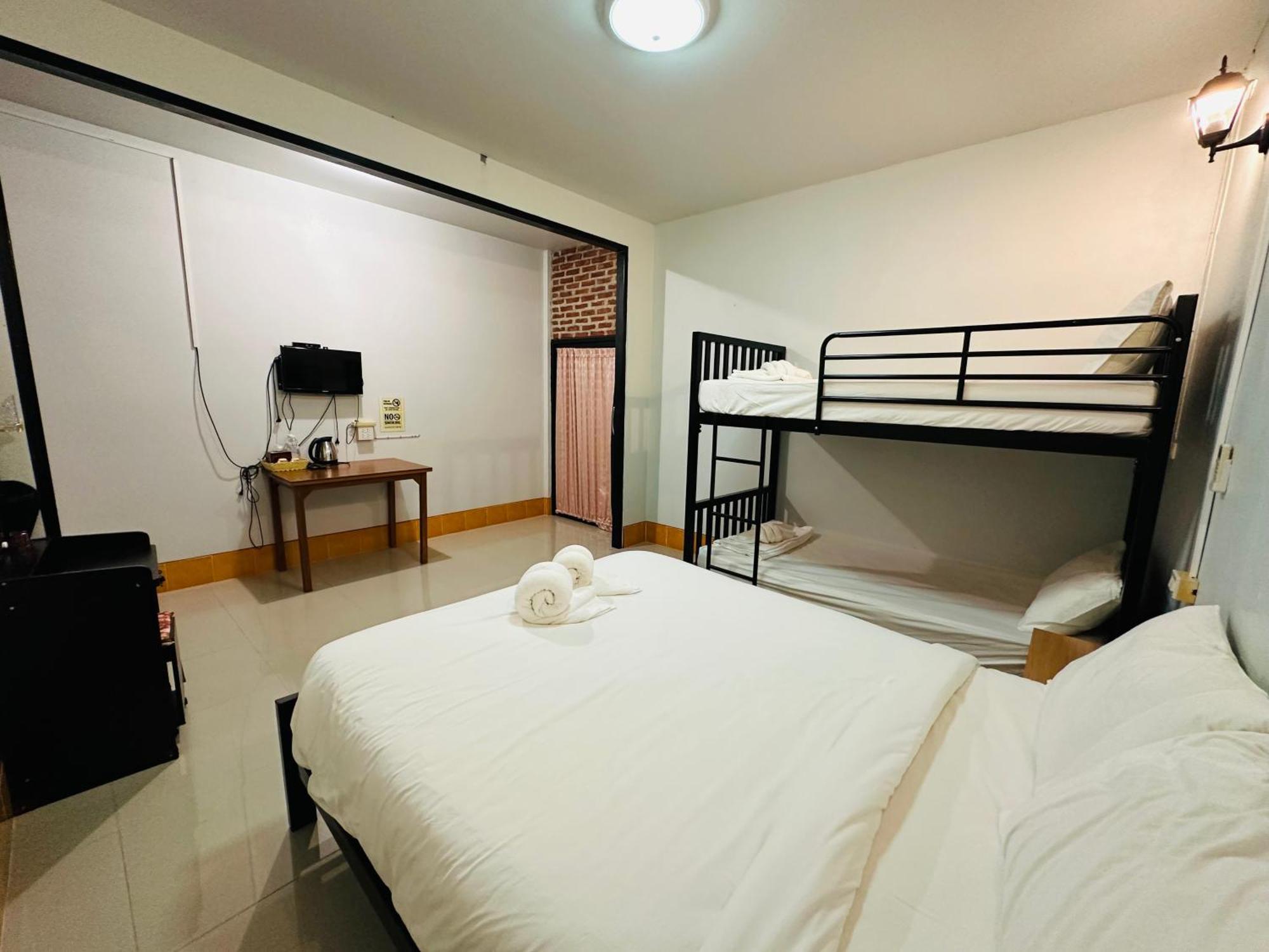 Koh Jum Bungalow & Hostel Esterno foto