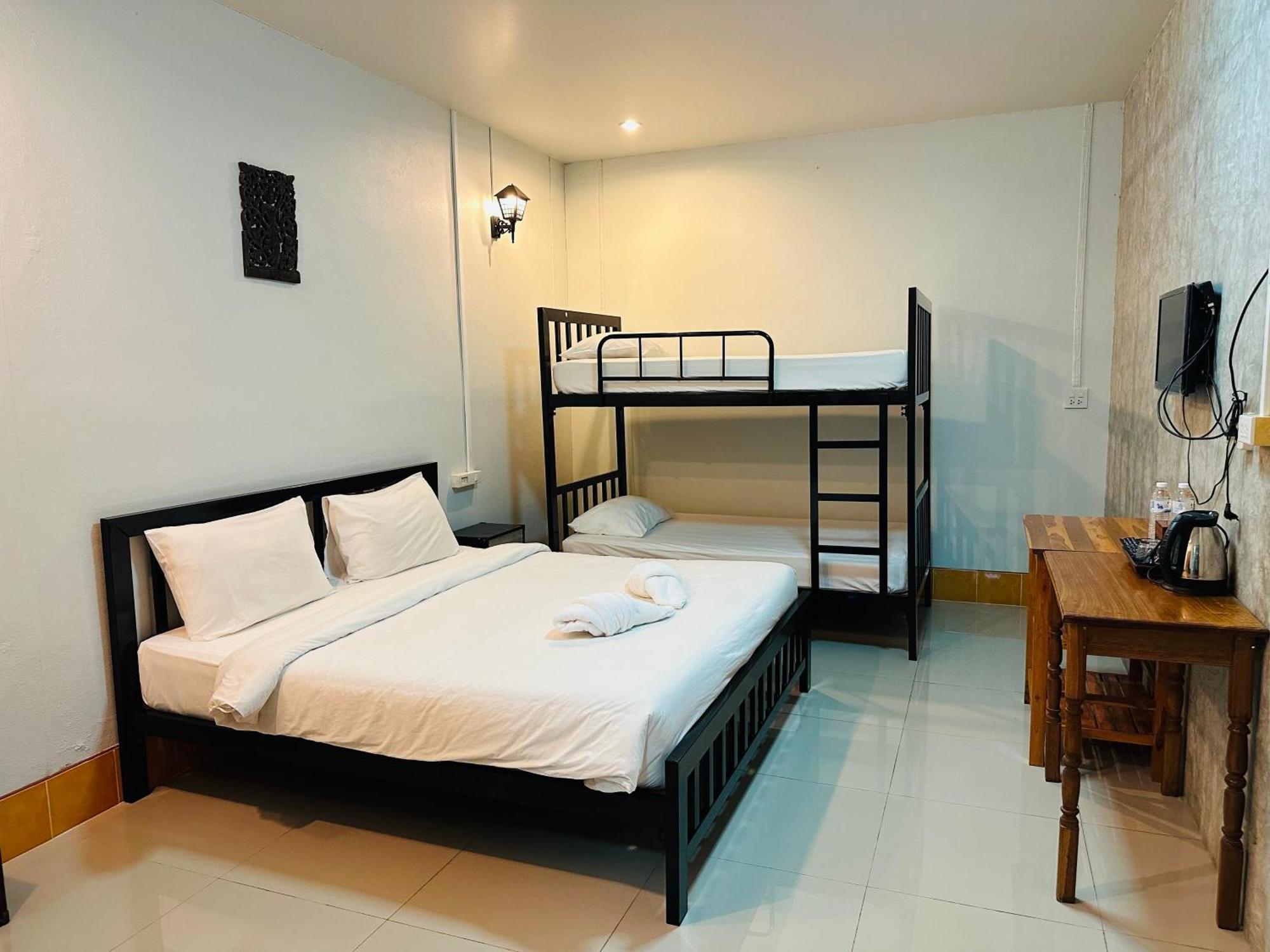 Koh Jum Bungalow & Hostel Esterno foto