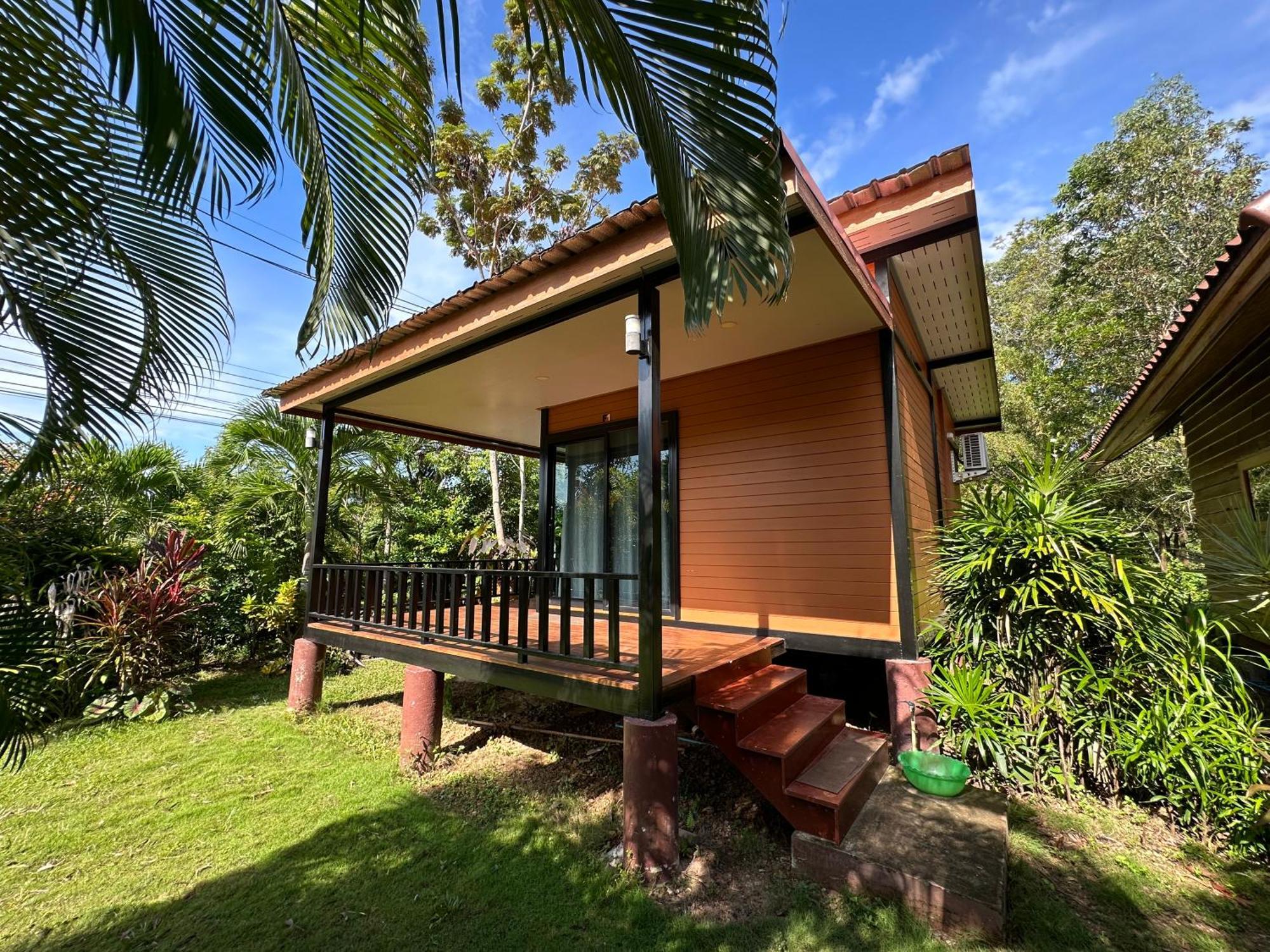 Koh Jum Bungalow & Hostel Esterno foto