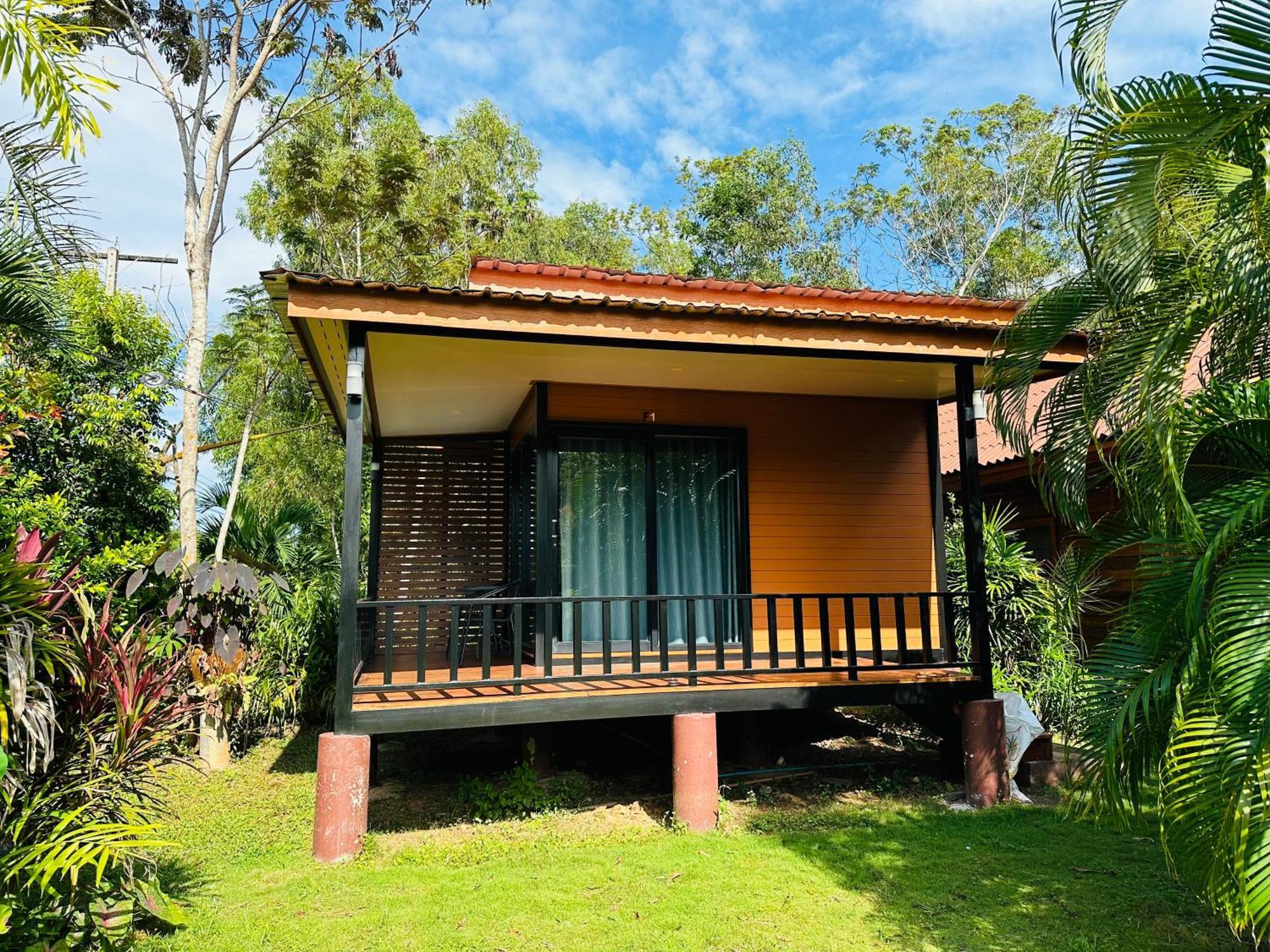 Koh Jum Bungalow & Hostel Esterno foto