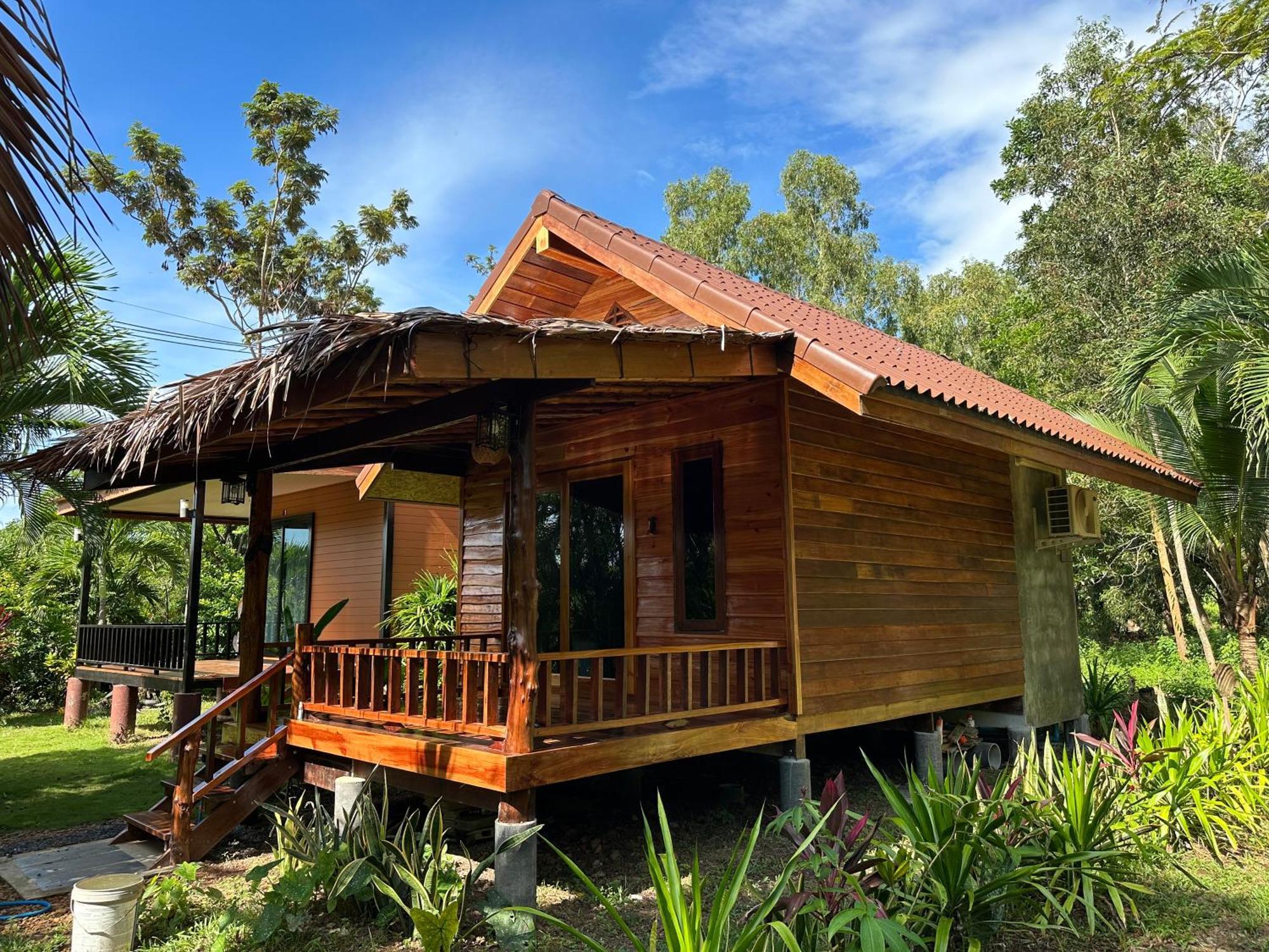 Koh Jum Bungalow & Hostel Esterno foto